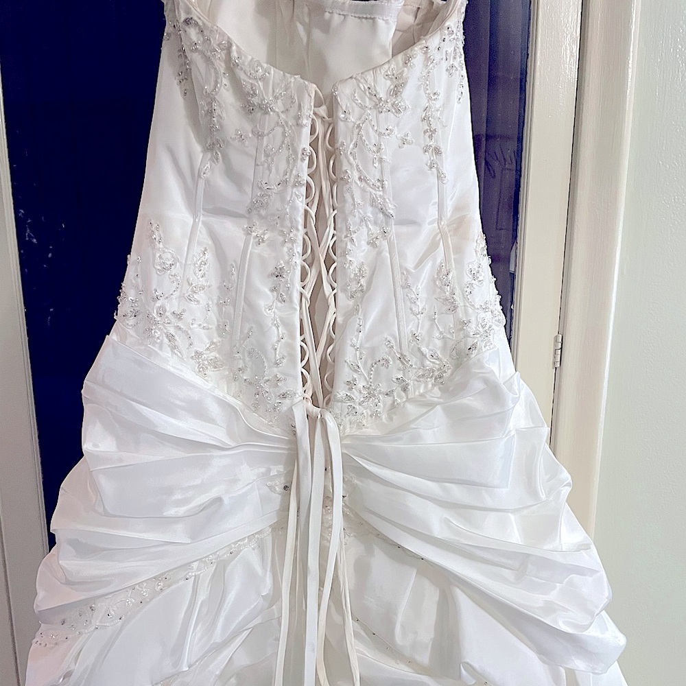 Size18 Ivory Mary’s bridal bundle, trumpet wedding dress,chapel train detachable